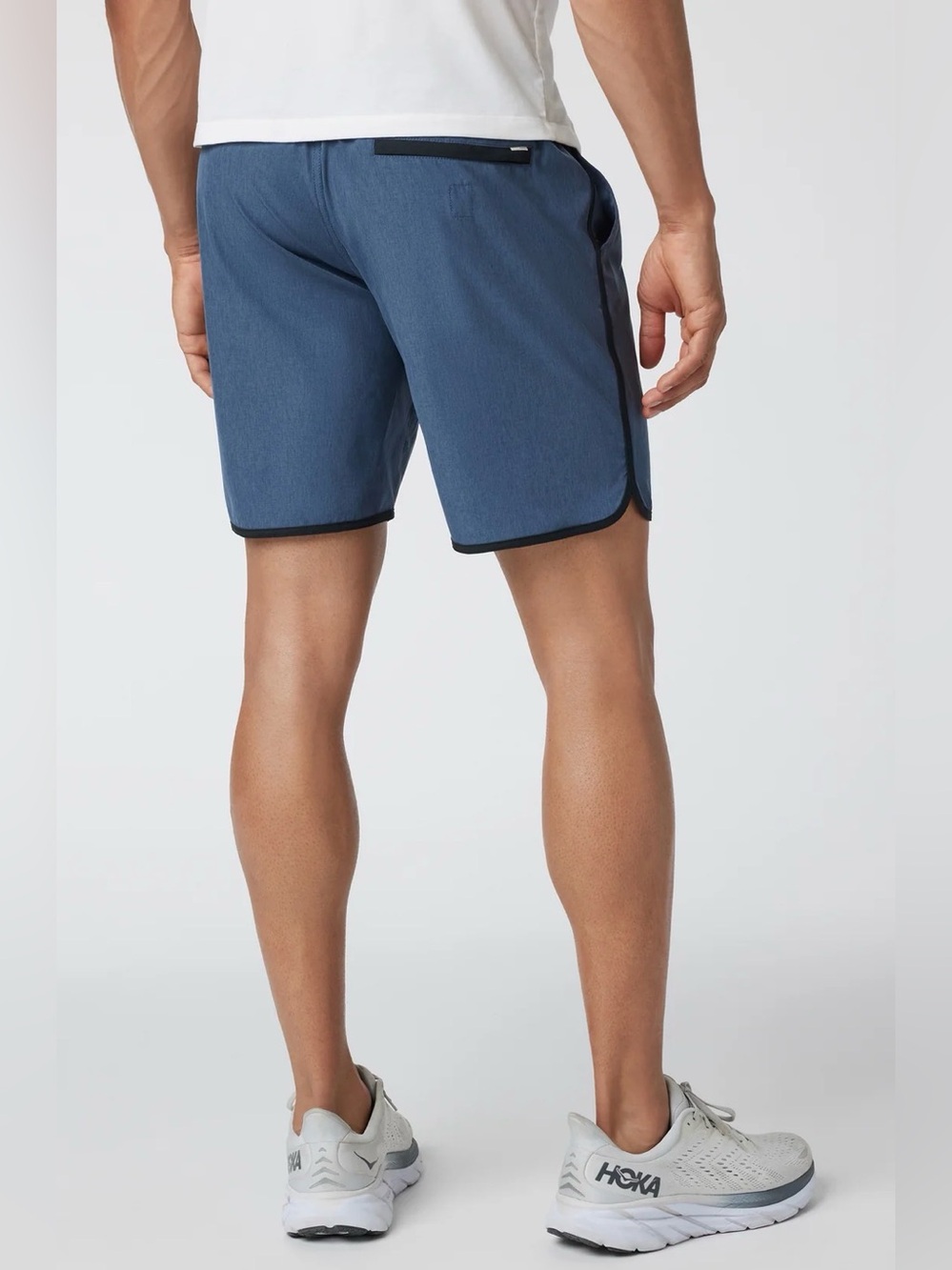 Vuori Banks Short Unlined 7" in Azure Linen Texture - Picture 2 of 9